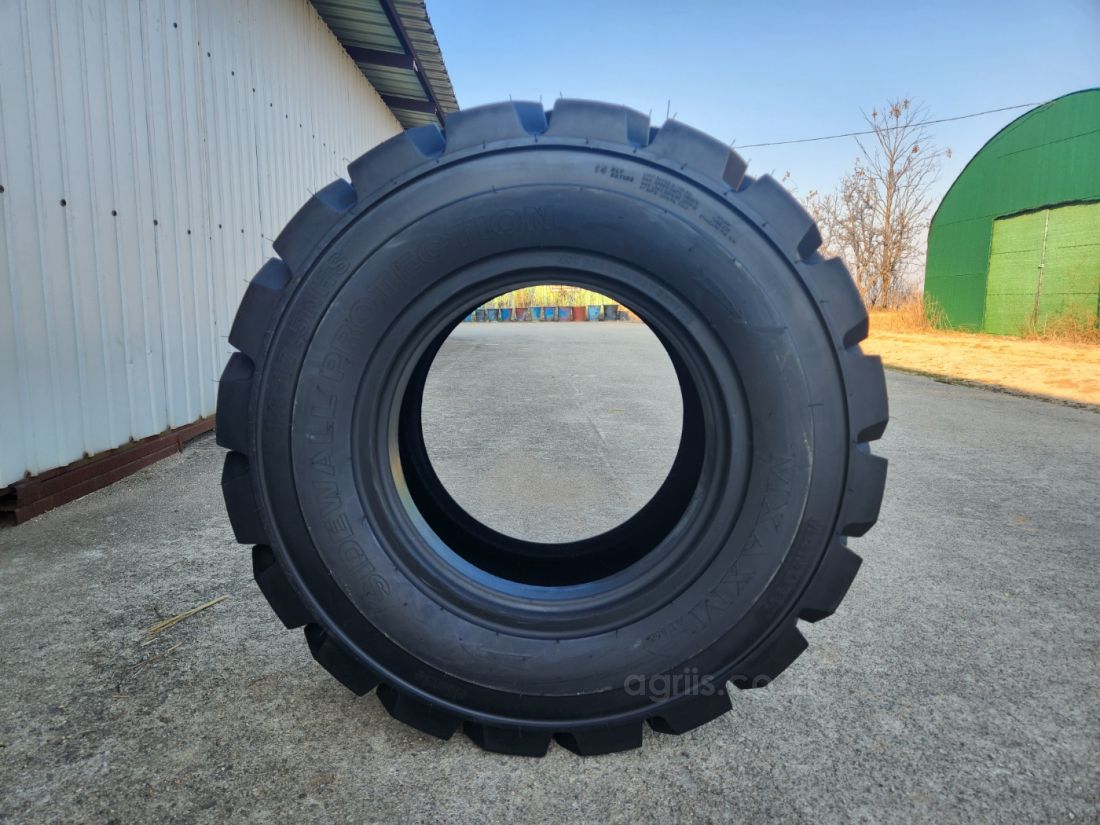 맘모스 스키드로더용 <b>타이어</b> 14-17.5(곰발바닥) 사진2