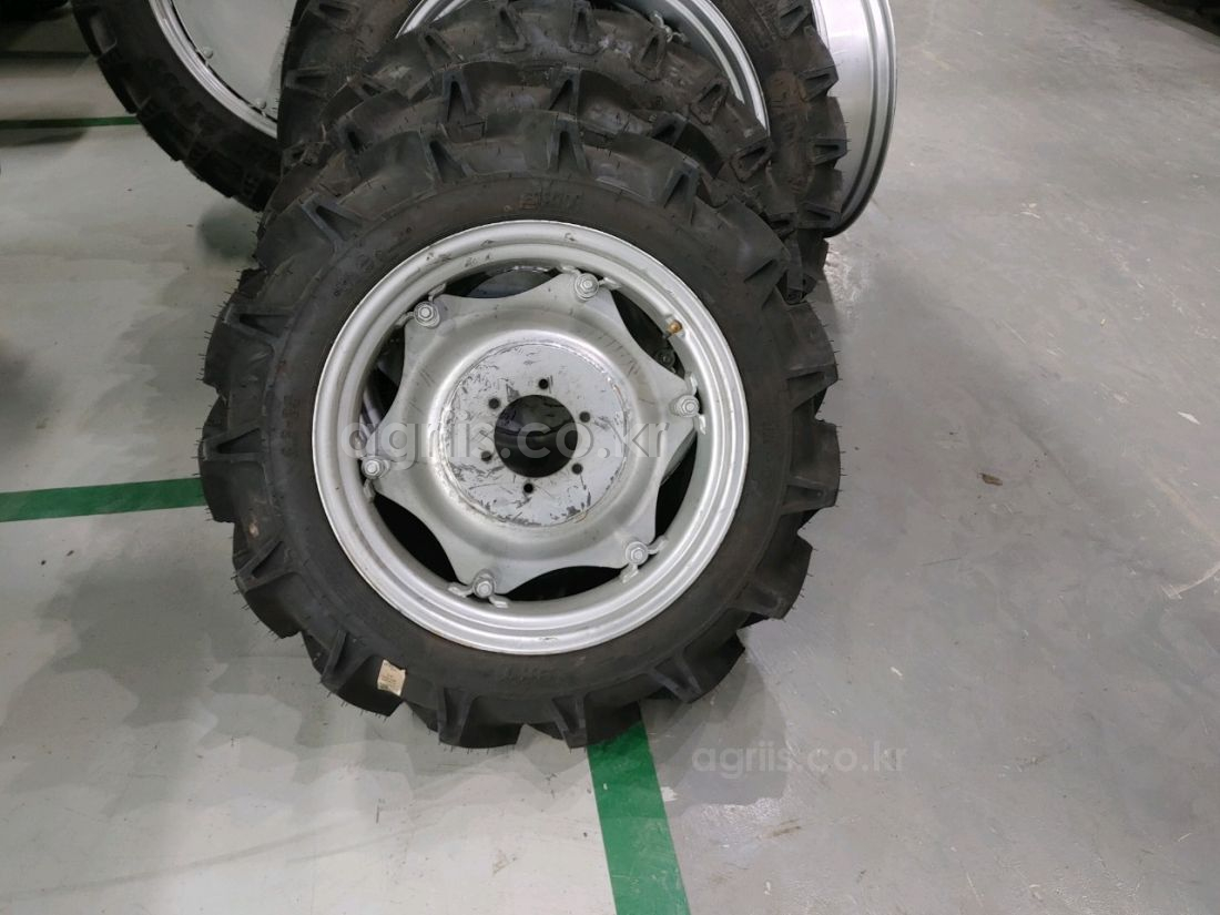 BKT <b>소폭</b><b>타이어</b> 9.5-24 <b>타이어</b>휠조합 사진1