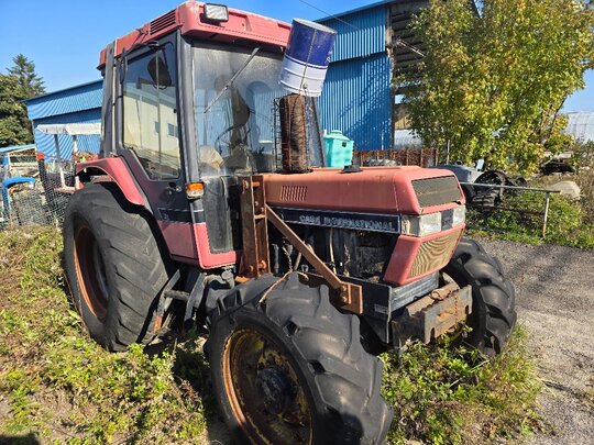 TYM 트랙터 CASE895XL (85마력) 앞좌측면