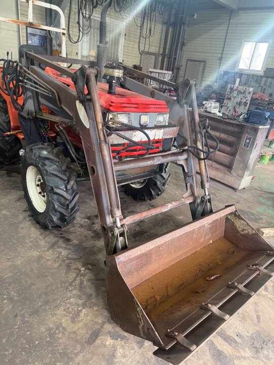 대동 트랙터 L4351 (43마력) 앞좌측면