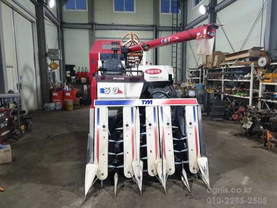 TYM Combine Harvester C805G (5Rows) 앞좌측면
