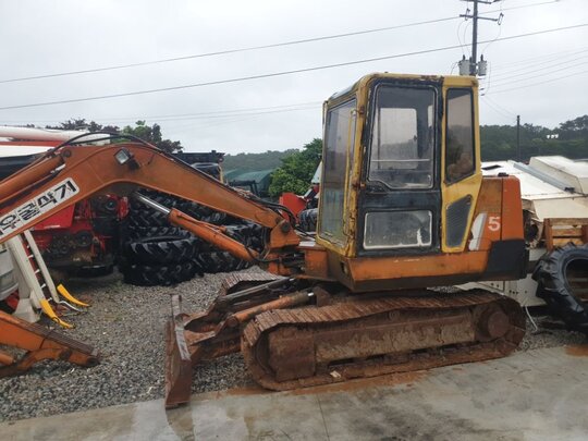 대우 굴삭기  앞좌측면