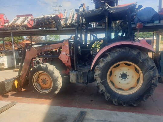 국제 트랙터 LUXEN65 앞좌측면