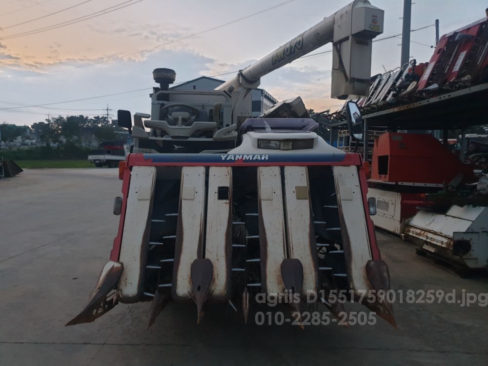 Yanmar Combine Harvester AW695 (6Rows) 뒤우측면