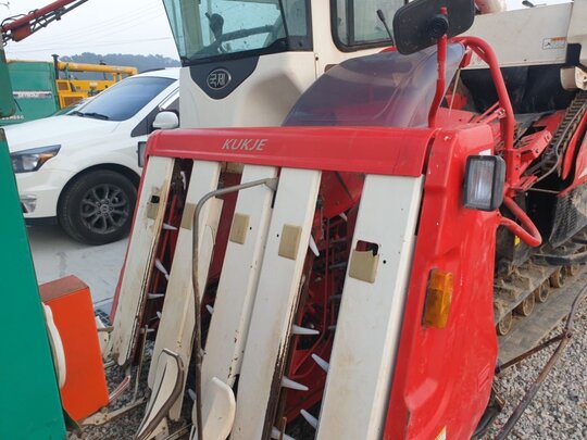 Kukje Combine Harvester DKC865 (5Rows) 앞좌측면