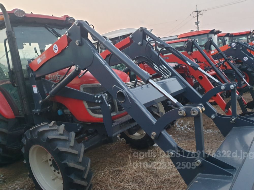 국제 트랙터 LUXEN75 (75마력) 뒤우측면
