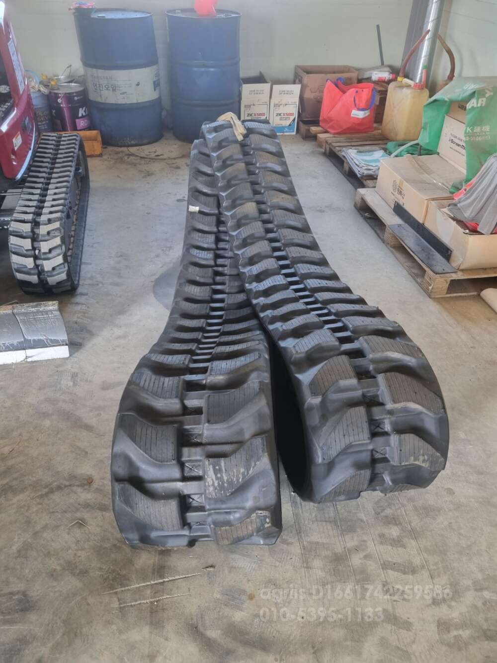 구보다 굴삭기 구보다 KX060 정품 고무트랙 뒤우측면