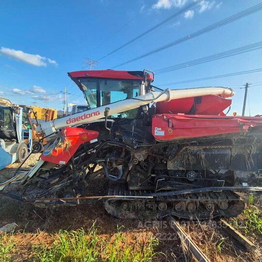 Daedong Combine Harvester DXM120 (6Rows) 앞좌측면
