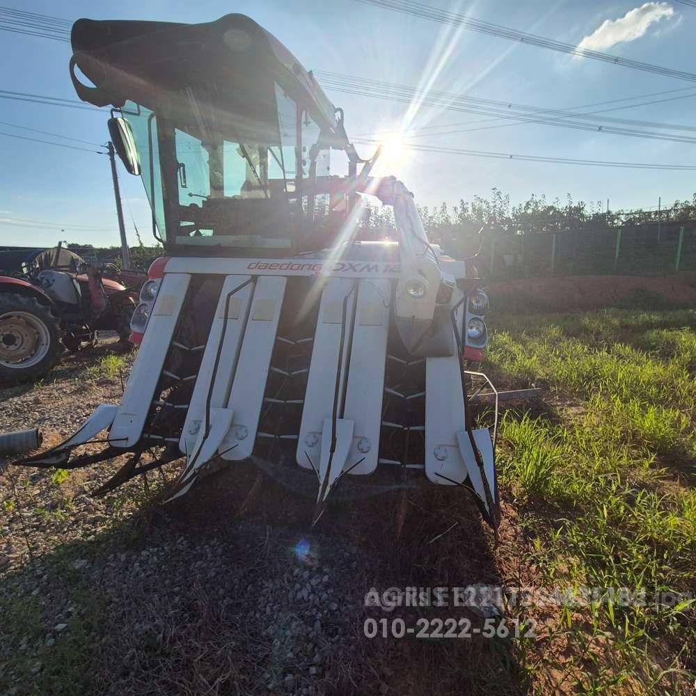 Daedong Combine Harvester DXM120 (6Rows) 뒤우측면