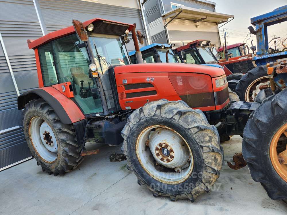 TYM Tractor SILVER110 (110hp)