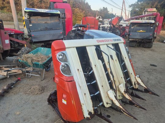 Daedong Combine Harvester DXM85 (5Rows) Cutting Part