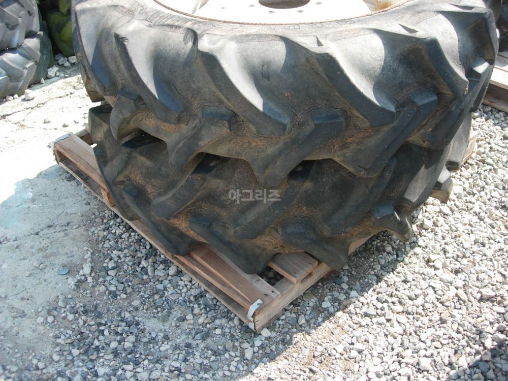 LS Tractor LT412D (41hp) 뒤우측면