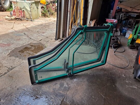 대동 출입문.좌.우  앞좌측면