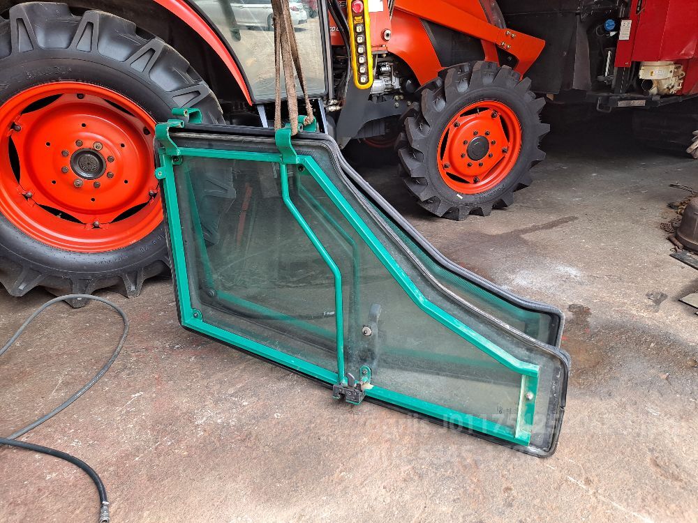 대동 출입문.좌.우  뒤우측면