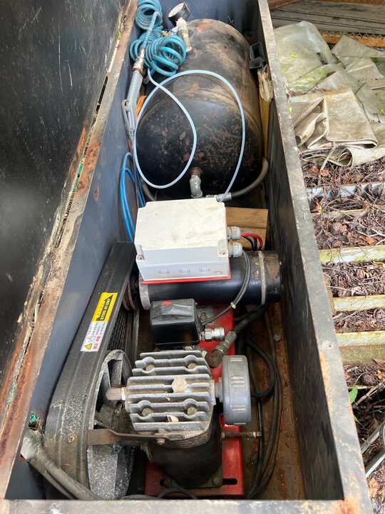 12v DC 컴프레서 출장용  농기계나 차량에 장착해서 사용하는 12v DC 컴프레서  12v DC 컴프레서 출장용 콤프레셔 12v DC 컴프레서 출장용 콤프레셔