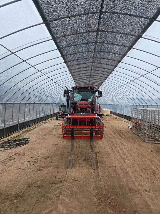 국제 트랙터 LUXEN1200 (117마력) 앞좌측면