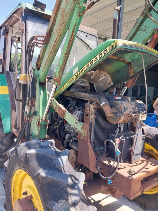 JohnDeere Tractor 5400 (68hp) 앞좌측면