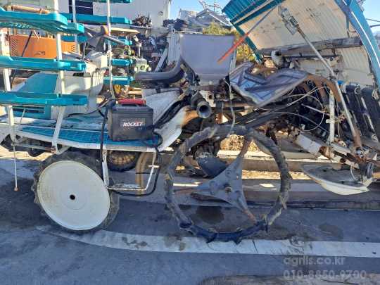 구보다 이앙기 SPU65 (6조식) 앞좌측면