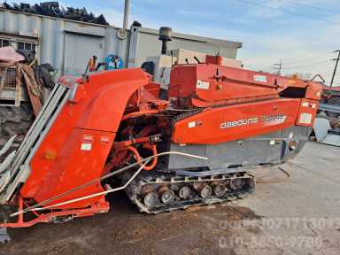Daedong Combine Harvester DSM48 (4Rows) 앞좌측면