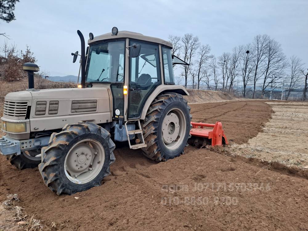 Daedong Tractor D85 (85hp)