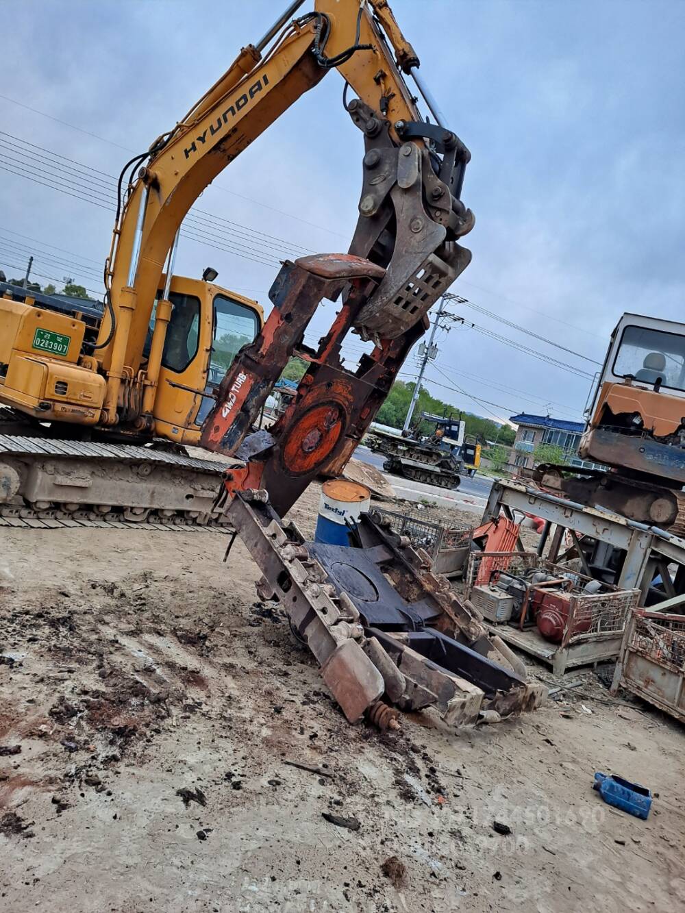 볼보 EC140 굴삭기 폐차전용집게.고철가위장작 뒤우측면