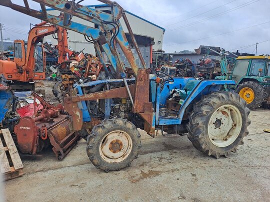 TYM 트랙터 TA43.4640 (46마력) 앞좌측면