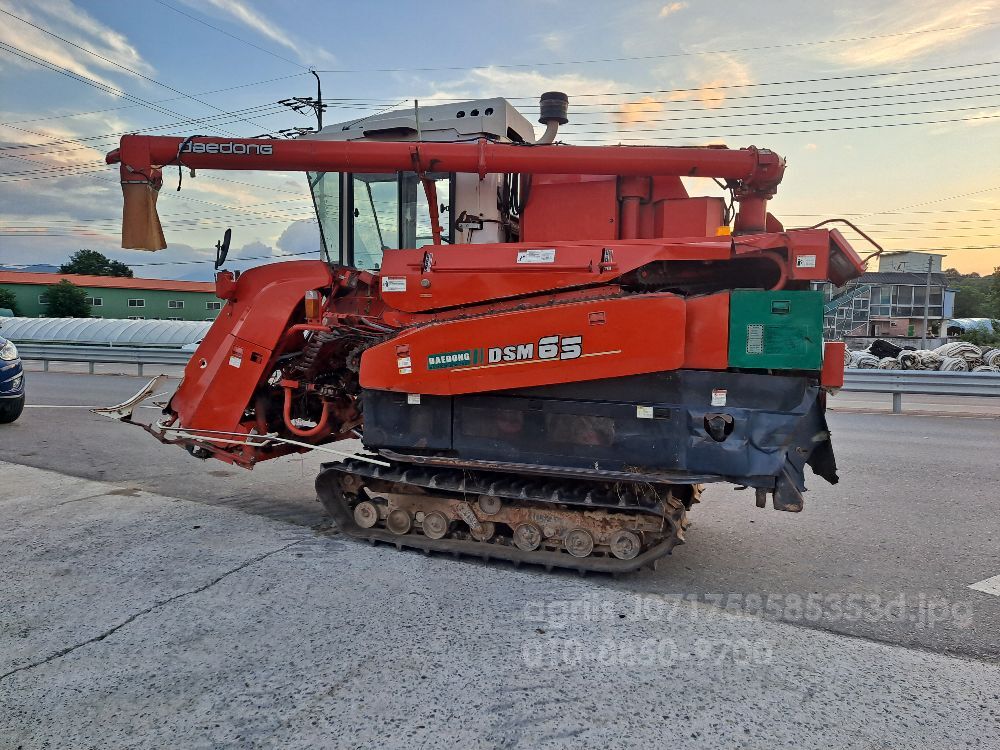 Daedong Combine Harvester DSM55G (4Rows) 뒤우측면