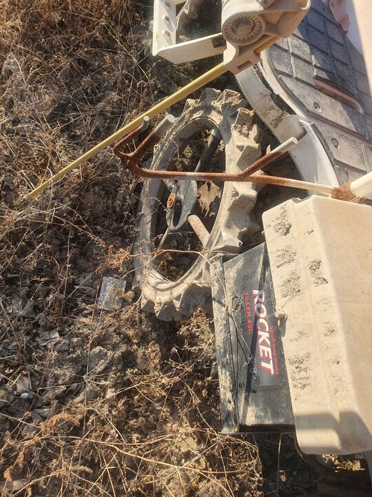 국제 이앙기 (6조식) 앞좌측면