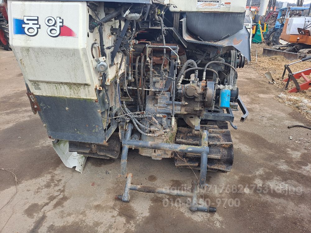 TYM Combine Harvester (4조식)  뒤우측면