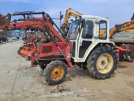 국제 트랙터 F455 (45마력) 앞좌측면