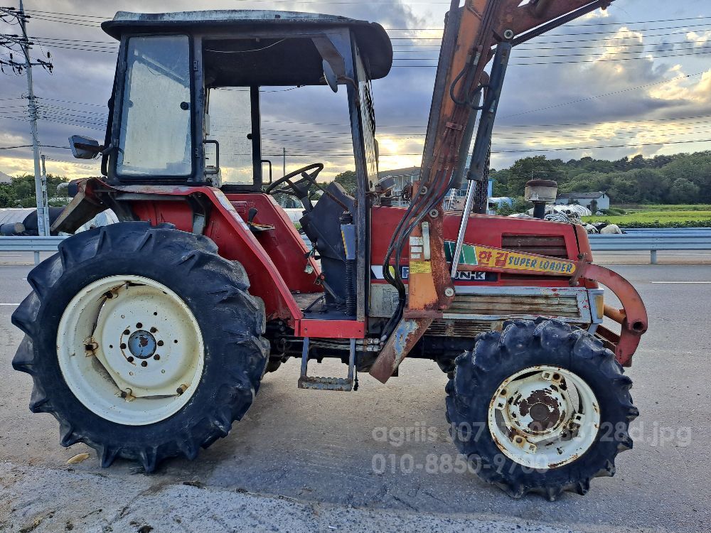 국제 트랙터 F455 (45마력) 뒤우측면