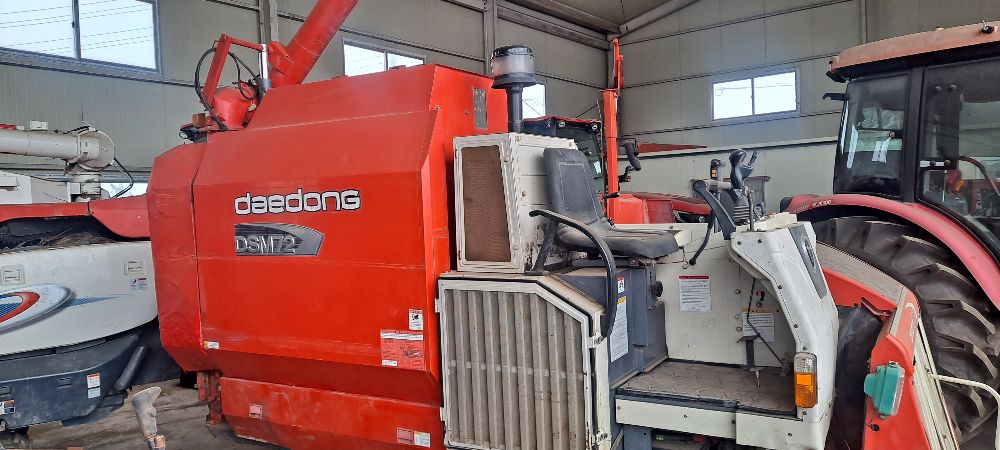 Daedong Combine Harvester DSM72 (4Rows) 앞좌측면