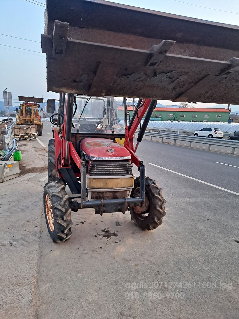 국제 트랙터 F4350-DK (43마력) 뒤우측면