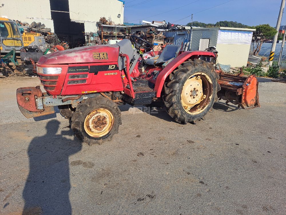 Kukje Tractor AF310 (30hp) 뒤우측면