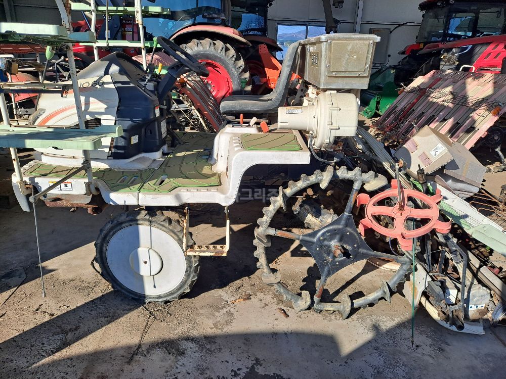 Daedong Rice transplanter S3-680 (6Rows) 뒤우측면