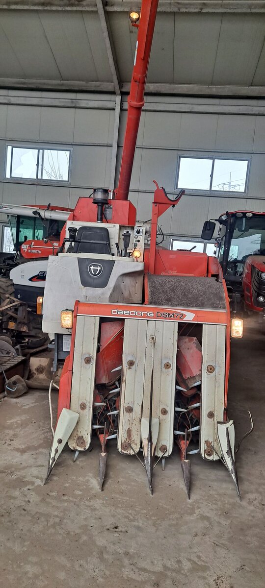 Daedong Combine Harvester DSM72 (4Rows)