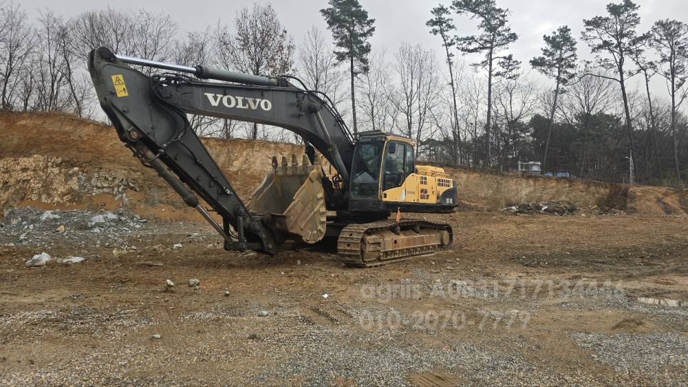 VOLVO 굴삭기 EC360C 운전석