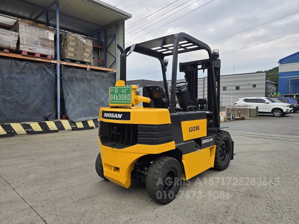 Doosan Forklift LD25S-2  운전석