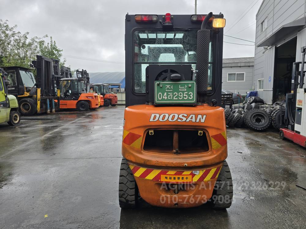  Forklift 지게차D30S-5  운전석