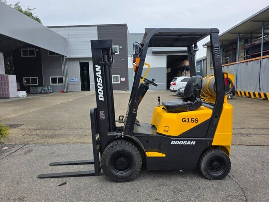 두산 지게차 G15S (1.5톤)