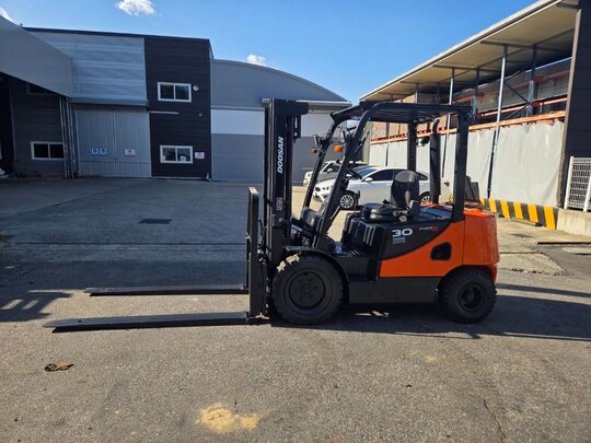 두산 지게차 D30S-5 (3톤)