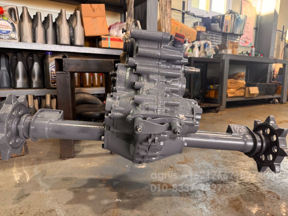 국제 콤바인 DKC865 (5조식) 뒤우측면