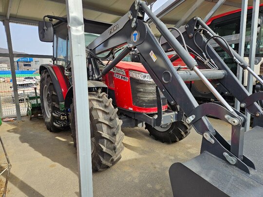  Tractor MF4710 (100hp)