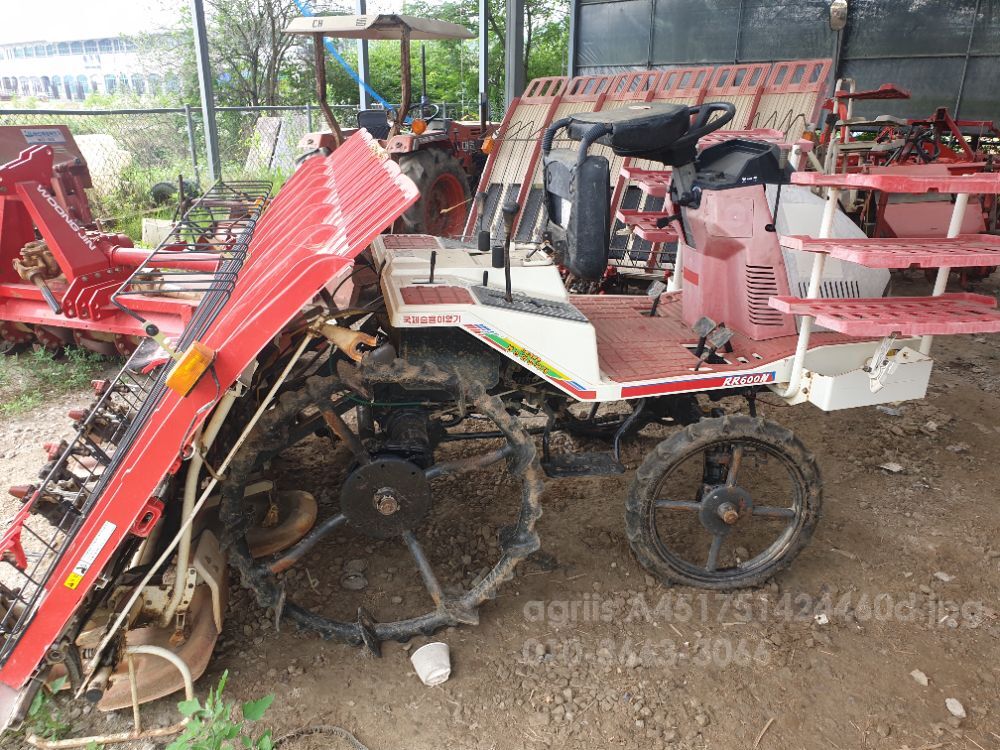 Kukje Rice transplanter RR600N (6Rows) 뒤우측면
