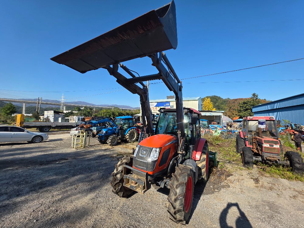 대동 트랙터 FX850 (85마력) 앞좌측면