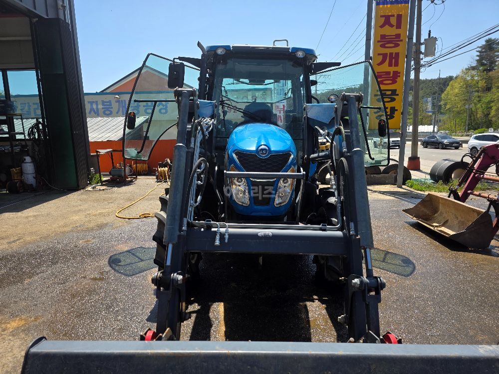 LS Tractor MT5.73 (73.9hp) 뒤우측면