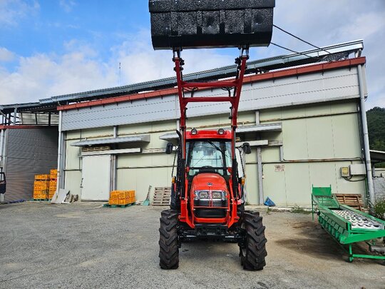 Daedong Tractor D581 (58hp) 앞좌측면