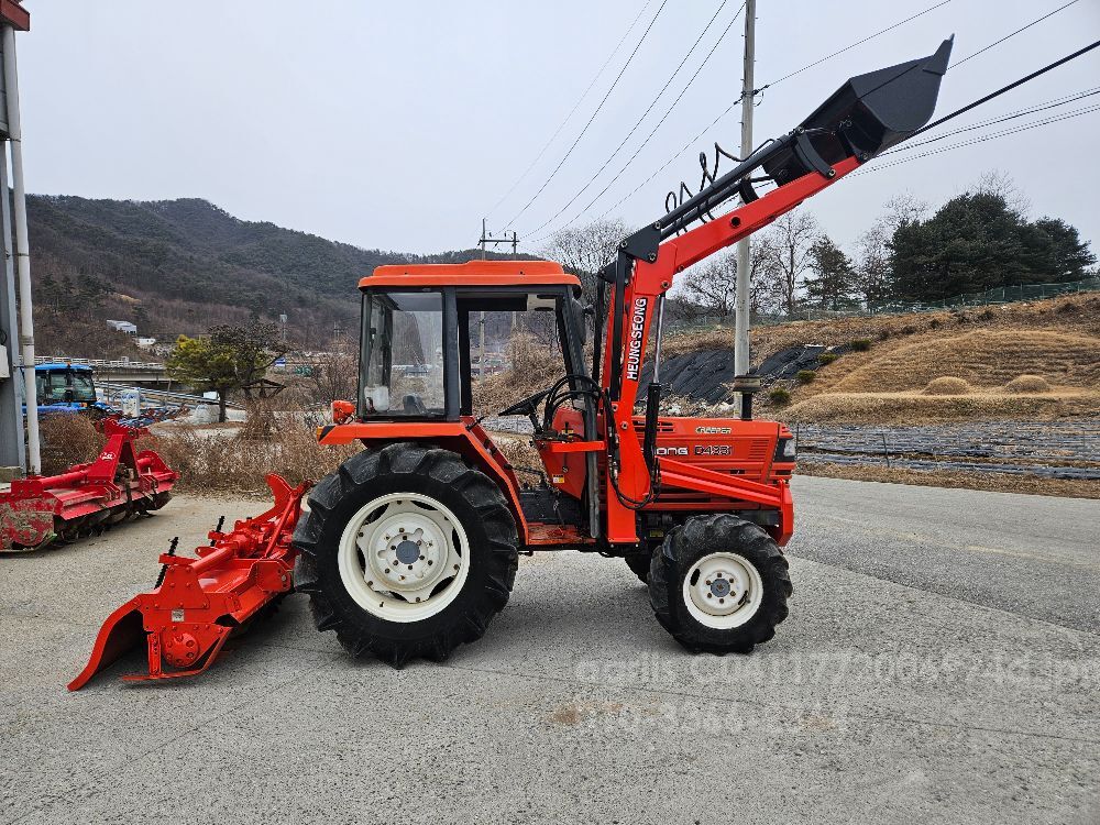 대동 트랙터 D4351 (43마력) 뒤우측면