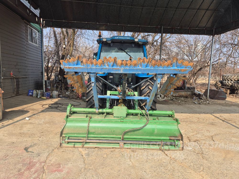 LS Tractor XP7102-EDPS-MP (102hp) 뒤우측면