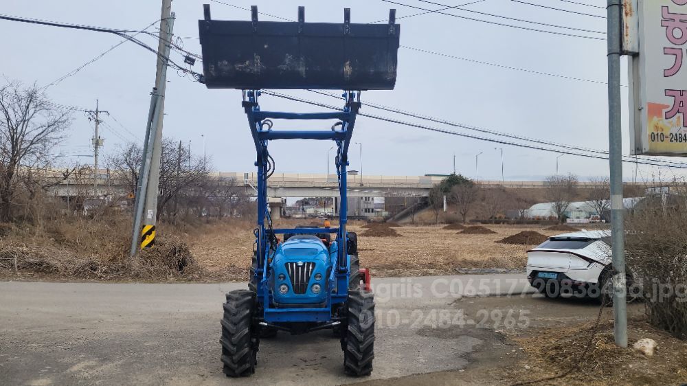 LS Tractor R53 (53hp) 뒤우측면